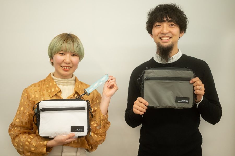 【インタビュー】HOLICC×SHElikesコラボ ショルダーストラップデザインに込められた拘り