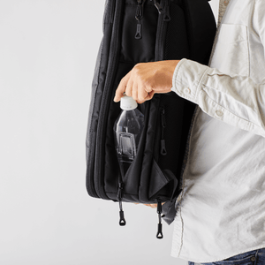 旅行も仕事も。圧縮リュック「One」|洋服圧縮で大容量かつコンパクト 旅行も仕事も。圧縮リュック「One」|洋服圧縮で大容量かつコンパクト